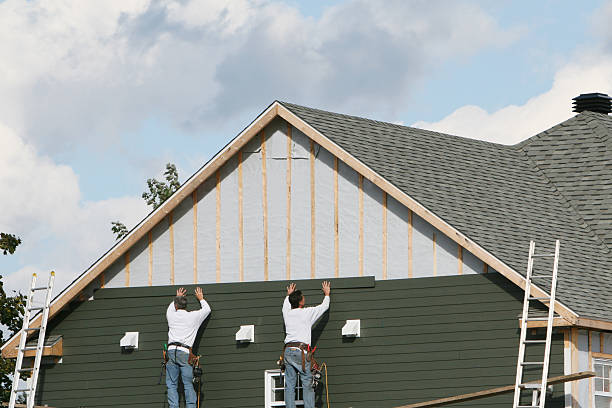 Professional Vinyl Siding technician working in Allentown, NJ
